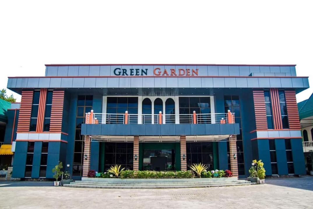 Green Garden Hotel Berastagi Kültér fotó