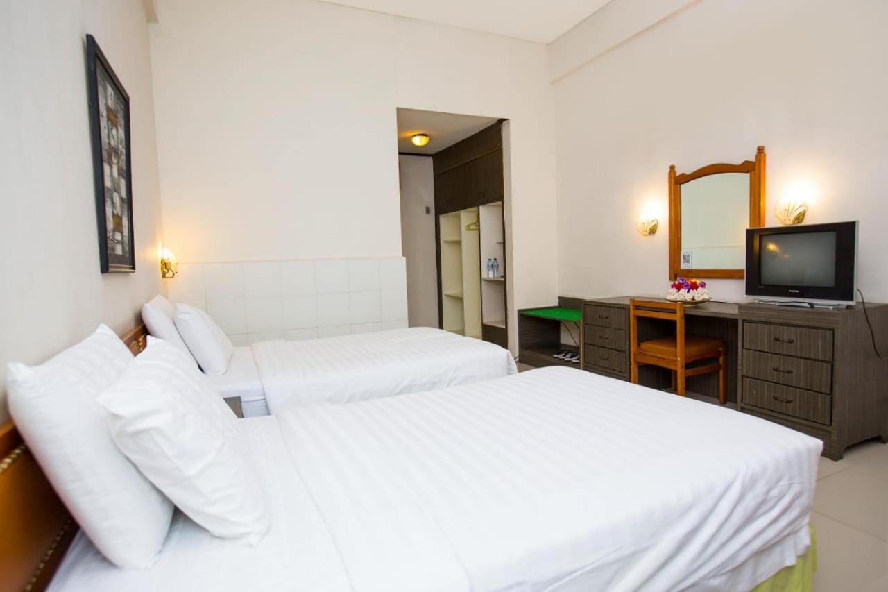 Green Garden Hotel Berastagi Kültér fotó