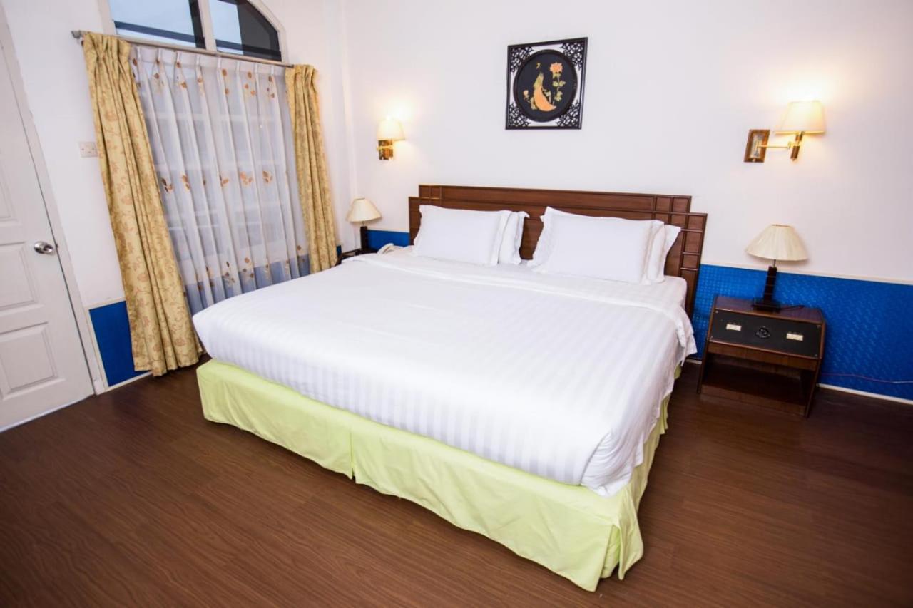 Green Garden Hotel Berastagi Kültér fotó