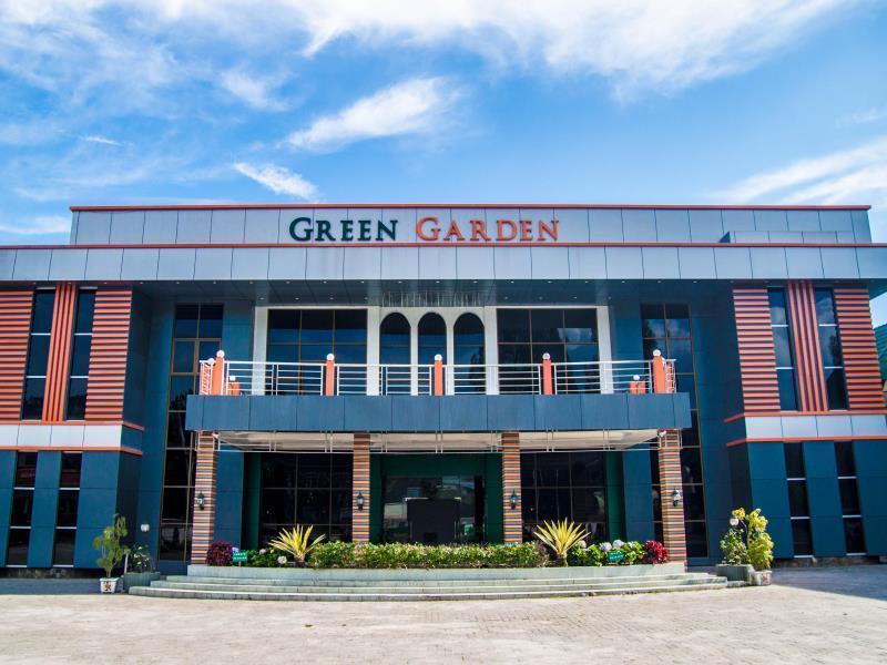 Green Garden Hotel Berastagi Kültér fotó